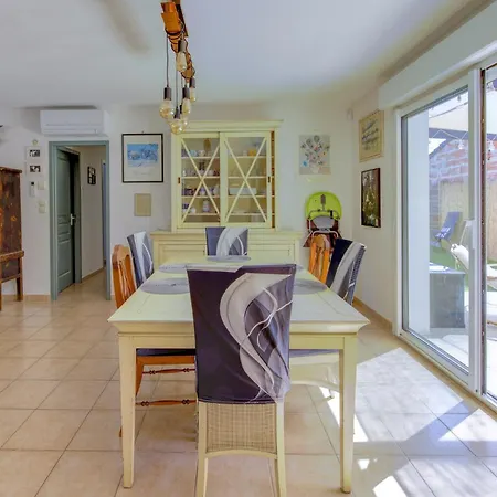 Tres Jolie Maison Familiale 3 Casa de Férias *